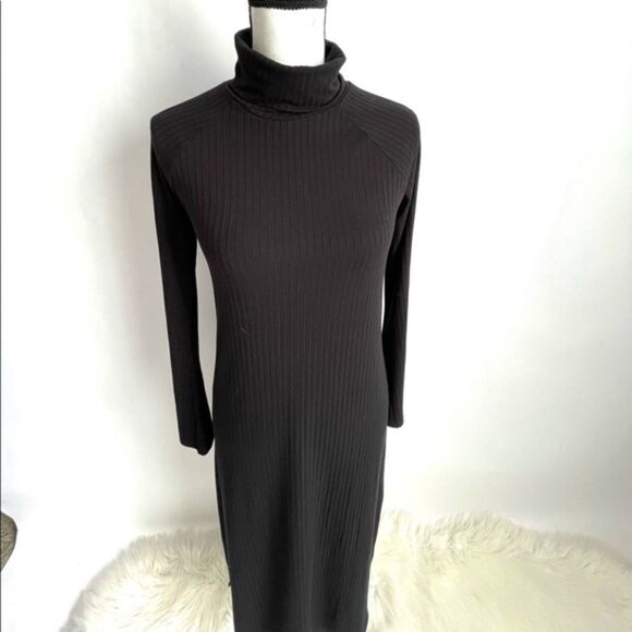 Who What Wear Bell Long Sleeve Sweater Dress - Picture 5 of 10